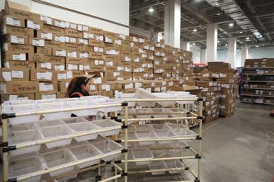 菜鳥網(wǎng)絡(luò)武清園區(qū)華北貨倉，日均單量已經(jīng)超過10萬單