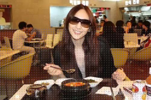 明星旅行糗事一籮筐 總有一個(gè)萌到你！