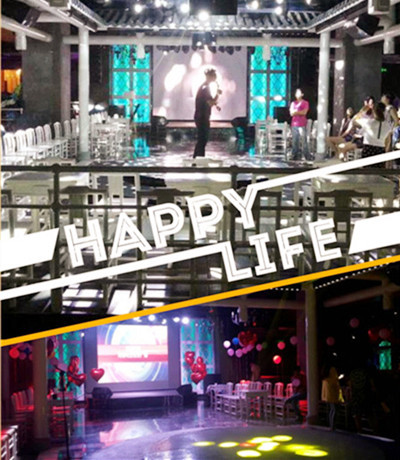 現(xiàn)場(chǎng)布置，好華美，好浪漫哦！