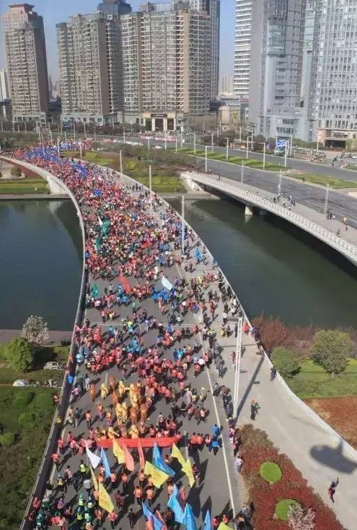 鳴槍開炮，奔跑吧，寶貝！