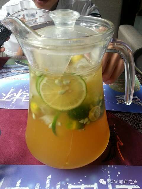 金桔青檸汁。唇齒留香！