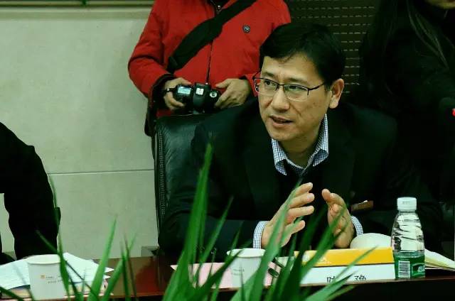 互動結(jié)束后華潤燃氣的陳豫總也對各位達人們提出的問題一一作出解答，可是讓大家伙兒們相當滿意呢！