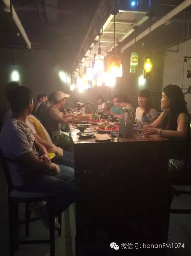 他們在干什么？