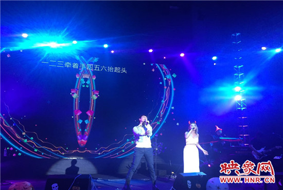 丁當(dāng)現(xiàn)場(chǎng)分享了她的代表曲目，《猜不透》全場(chǎng)大合唱，歌手嚴(yán)爵充分展現(xiàn)創(chuàng)作型歌手的特點(diǎn)。