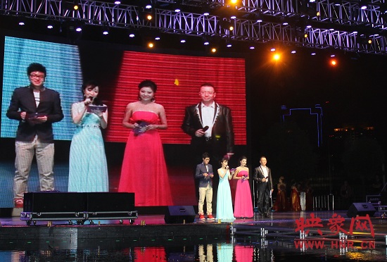 現(xiàn)場(chǎng)主持人帥天、小糖、李江、凱文