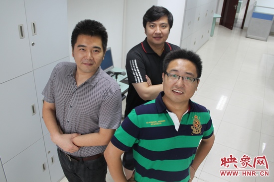 《網(wǎng)絡(luò)全搜索》主持人康巖、陳弓、趙凱