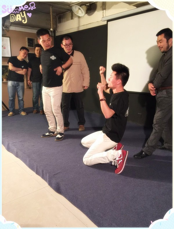 難度增加，連動(dòng)作都由觀眾設(shè)定~行軍打仗中，路飛是有多怕死？