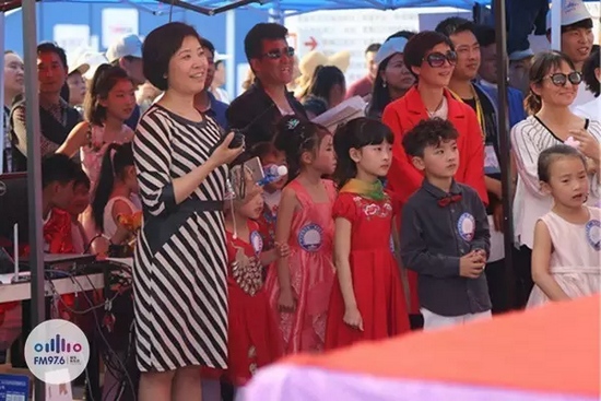 等等，這畫(huà)風(fēng)轉(zhuǎn)變太快我不明白了，看見(jiàn)啥了突然這么高興？