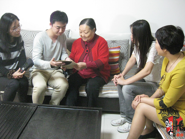 央視戲曲頻道、河南電臺戲曲廣播記者聯(lián)合采訪馬金鳳