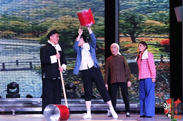 第五場(chǎng)，素雅青年豫劇團(tuán)徐國(guó)言飾老支書