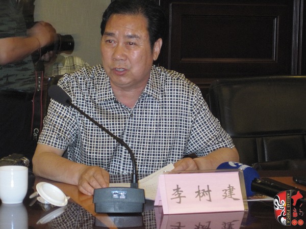 中國(guó)劇協(xié)副主席、河南省劇協(xié)主席、河南豫劇院院長(zhǎng)李樹(shù)建
