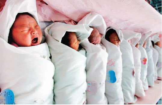 為娃早出生幾天早一年入學 孕婦八月底前剖宮產