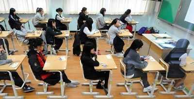 　藝術(shù)生不僅需要專業(yè)課優(yōu)秀，文化課成績也必須達標