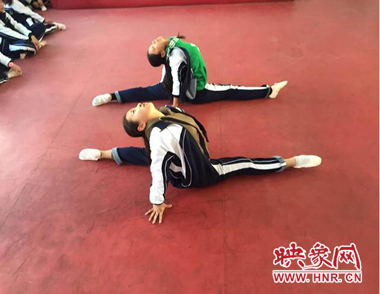 挺起我堅(jiān)實(shí)的胸膛