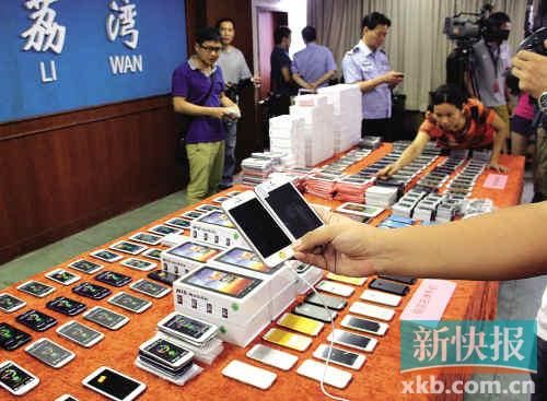 ■假冒手機(jī)。新快報(bào)記者曾泓/攝