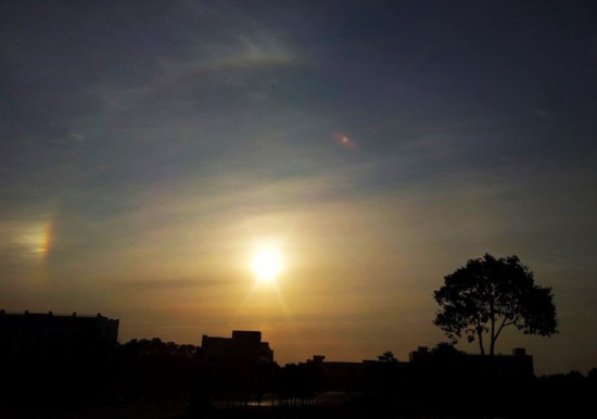 上?，F(xiàn)“3個太陽”