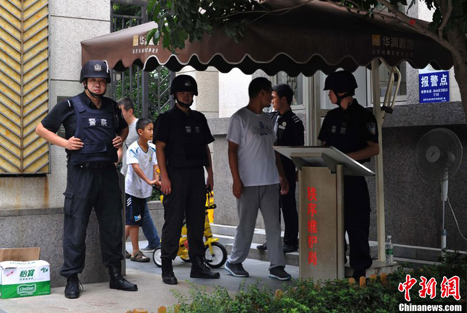 7月31日，成都成華區(qū)二十四城小區(qū)發(fā)生警匪槍戰(zhàn)。