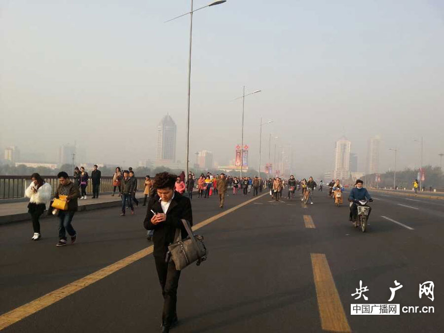 山西省委門口傳出連續(xù)爆炸聲 道路已經(jīng)戒嚴 山西省委門口傳出連續(xù)爆炸聲 道路已經(jīng)戒嚴