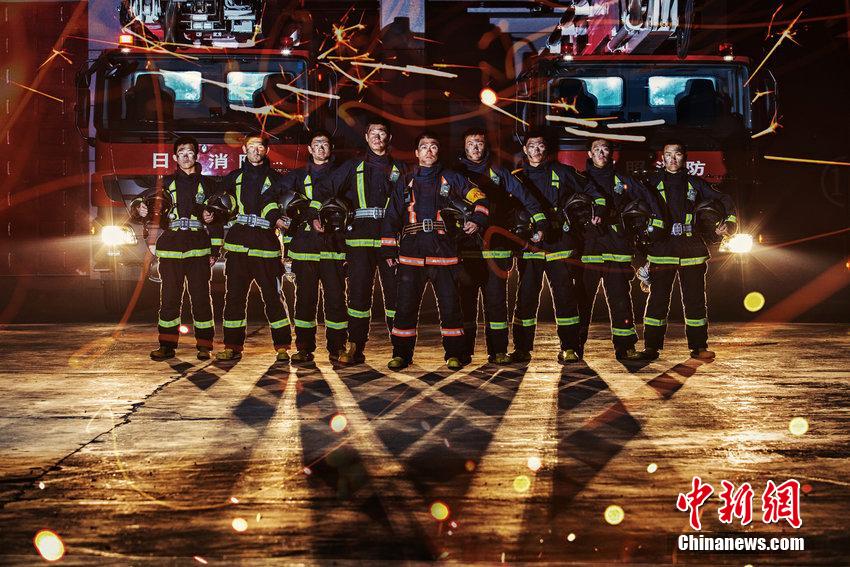 　成都消防視覺(jué)大片霸氣十足 展“烈火雄心”