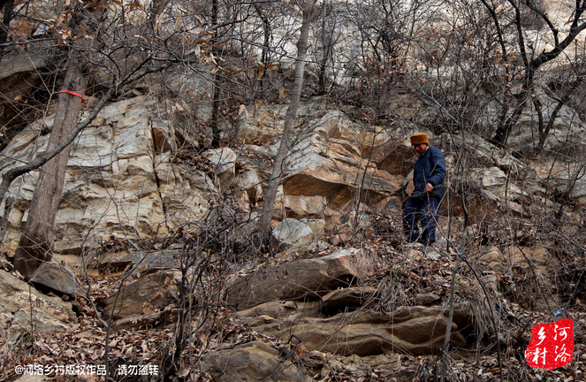 出家人打架，少見;出家人打架還用嘴咬，更是稀罕。嵩山后山一處人跡罕至的半山腰，就住著這樣一位奇葩的出家道士。