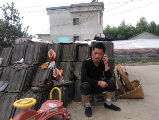 張輝忙于電話找工作，表示將自食其力。