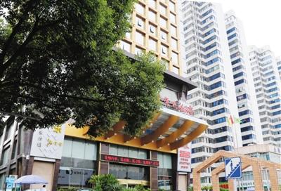 衡陽官員趙安民與之保持聯(lián)系，并邀約女子在這家酒店房間見面。