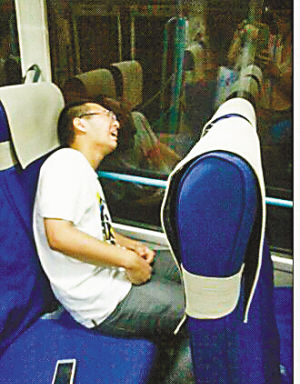 朱江突然發(fā)?。ㄊ忻窆﹫D）