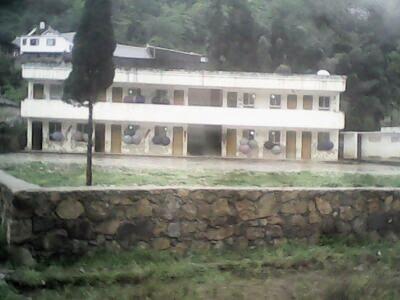 昨日，貴州畢節(jié)某小學(xué)，只有二、四、六三個年級，四年級學(xué)生30多名。讀者供圖