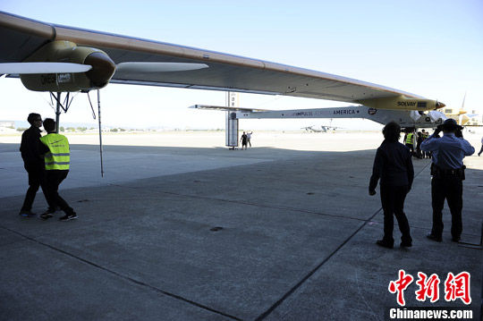 世界首架可晝夜飛行太陽(yáng)能飛機(jī)與美國(guó)民眾見(jiàn)面 世界首架可晝夜飛行太陽(yáng)能飛機(jī)與美國(guó)民眾見(jiàn)面