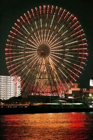 圖為該地晚上的夜景。