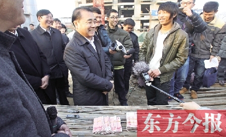 農民工討薪未果 省高院院長跑到工地發(fā)欠薪
