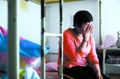 提起兒子的事，她忍不住落淚