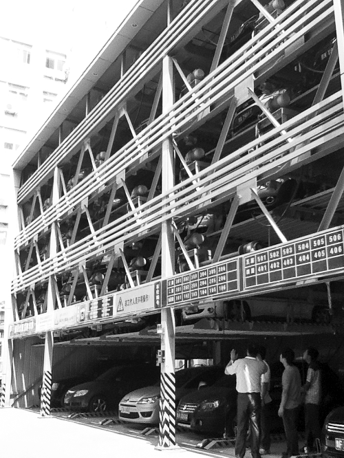 　鄭州新建的28座立體車庫，多數(shù)沒有規(guī)劃許可證