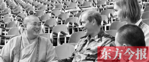 克里姆林宮警衛(wèi)司令謝爾蓋將軍會見釋永信，一同觀看排練