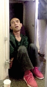 六人乘火車被"盯上" 竊賊作案未遂被擒方知"偷了警察" 六人乘火車被"盯上" 竊賊作案未遂被擒方知"偷了警察"