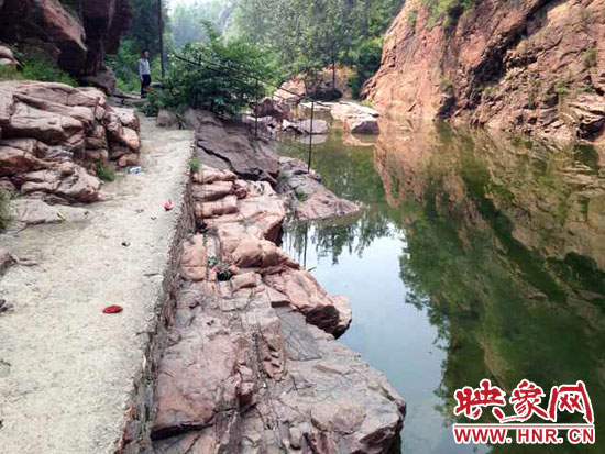 游客落水處。