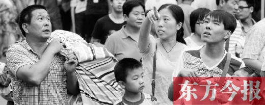 家長親自送孩子上大學，最主要的原因還是擔心孩子的安全問題