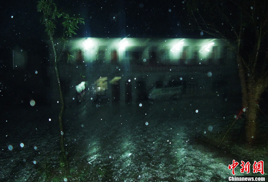 貴州省貴定縣鐵廠鄉(xiāng)遭受百年來(lái)最嚴(yán)重的冰雹災(zāi)害：造成直接經(jīng)濟(jì)損失1473萬(wàn)元。