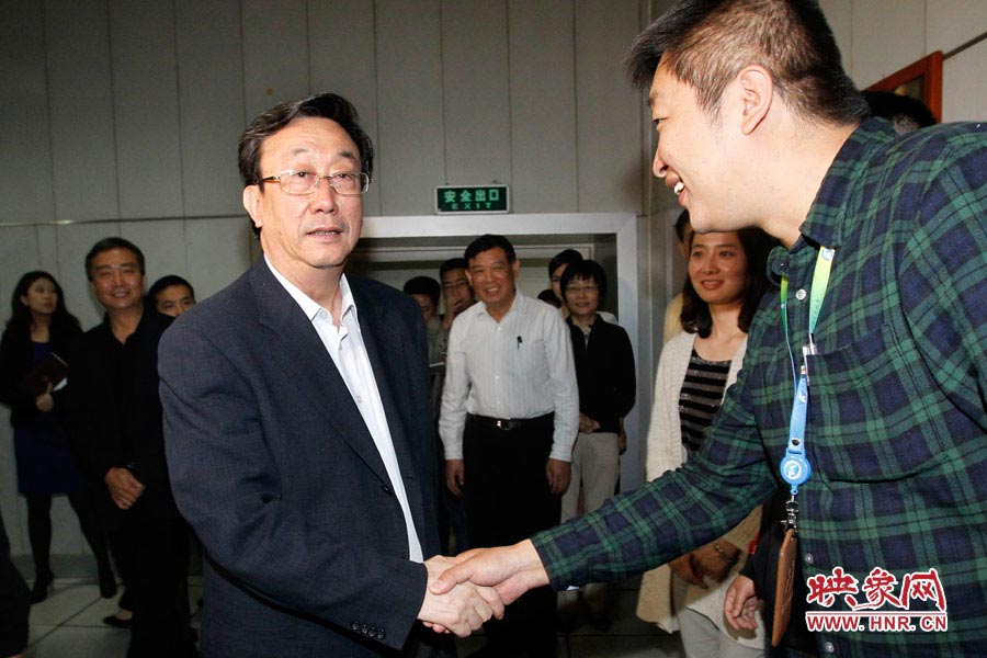河南省委書記、省人大常委會(huì)主任郭庚茂視察河南人民廣播電臺(tái) 映象網(wǎng)記者邵恰 段晉哲/攝