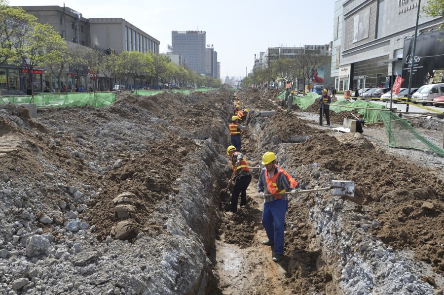 4月23日，太原，施工中的府西街。