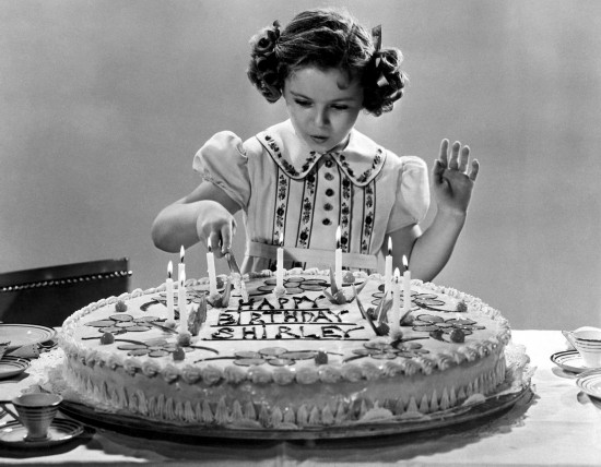 秀蘭鄧波兒去世 罕見(jiàn)大照片回顧童星一生