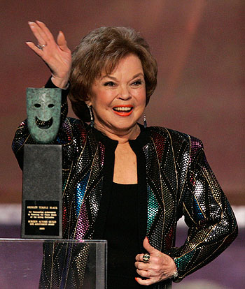 秀蘭鄧波兒去世 罕見(jiàn)大照片回顧童星一生