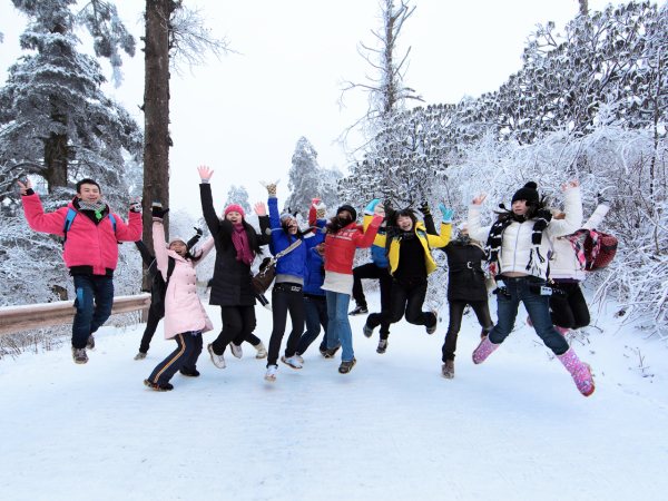 沐浴拜佛峨眉山，吉祥如意大家沾