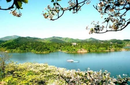 　 “醉美新娘—留住生命中最美好的瞬間”活動正式啟動,報名參加贏取免費拍攝婚紗照的機(jī)會