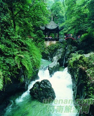 高速旅游引爆峨眉山避暑熱 高速旅游引爆峨眉山避暑熱