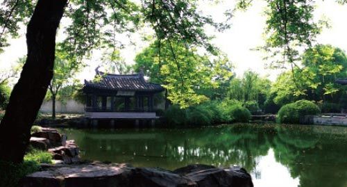 　　江南如珠璣般分布著許多私家園林。