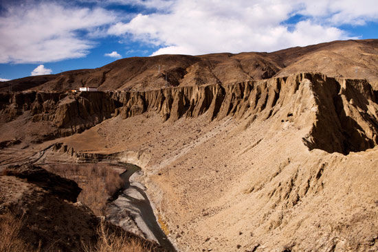 溝壑縱橫 溝壑縱橫