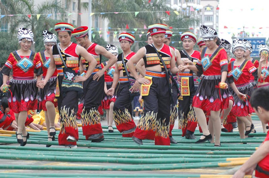 三月三 赴一場節(jié)會(huì)的旅行 三月三 赴一場節(jié)會(huì)的旅行