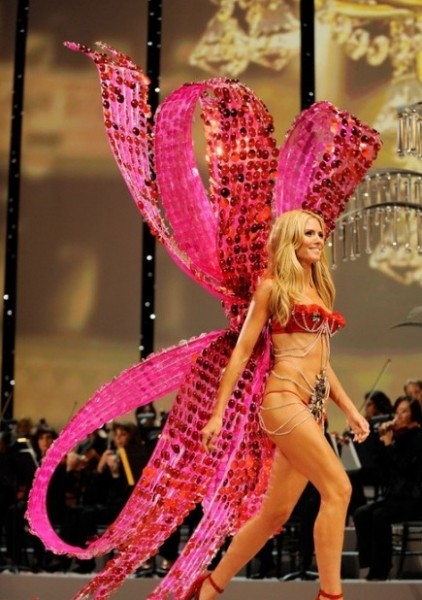 誰(shuí)能有幸約會(huì)天使？維秘超模們的男星后宮團(tuán)