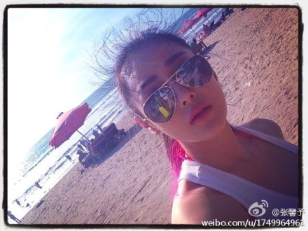 張馨予在印尼輕裝開工，但一想到要返回北京，即時打冷震